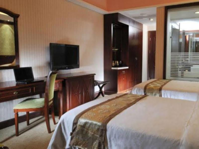 Vienna Hotel - Shenzhen Higher Education Mega Center Екстер'єр фото